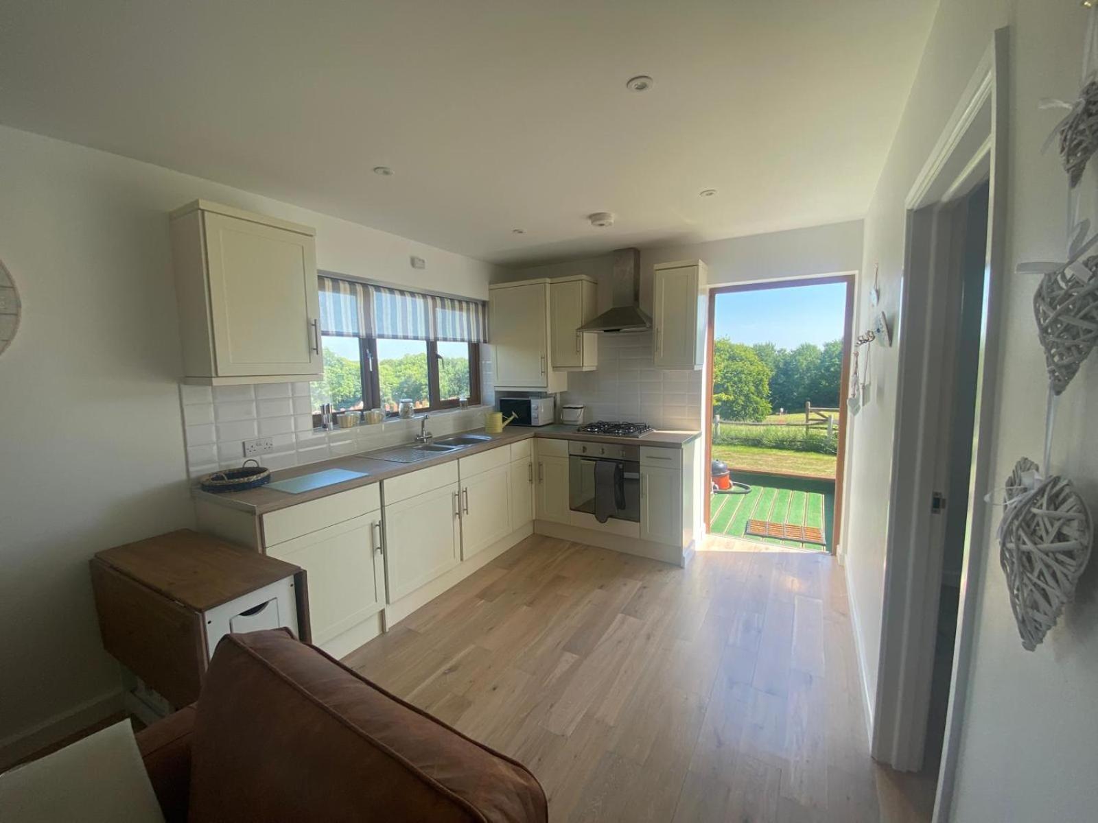 Oak Valley Lodges & Camping Pett Eksteriør billede